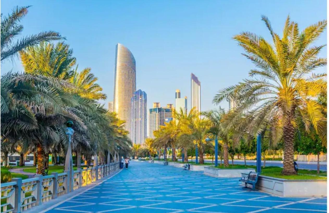 Corniche Street - For Males "Peaceful Bed Space" Abu Dabi Dış mekan fotoğraf